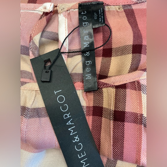 MEG & MARGOT - Picture 7 of 10